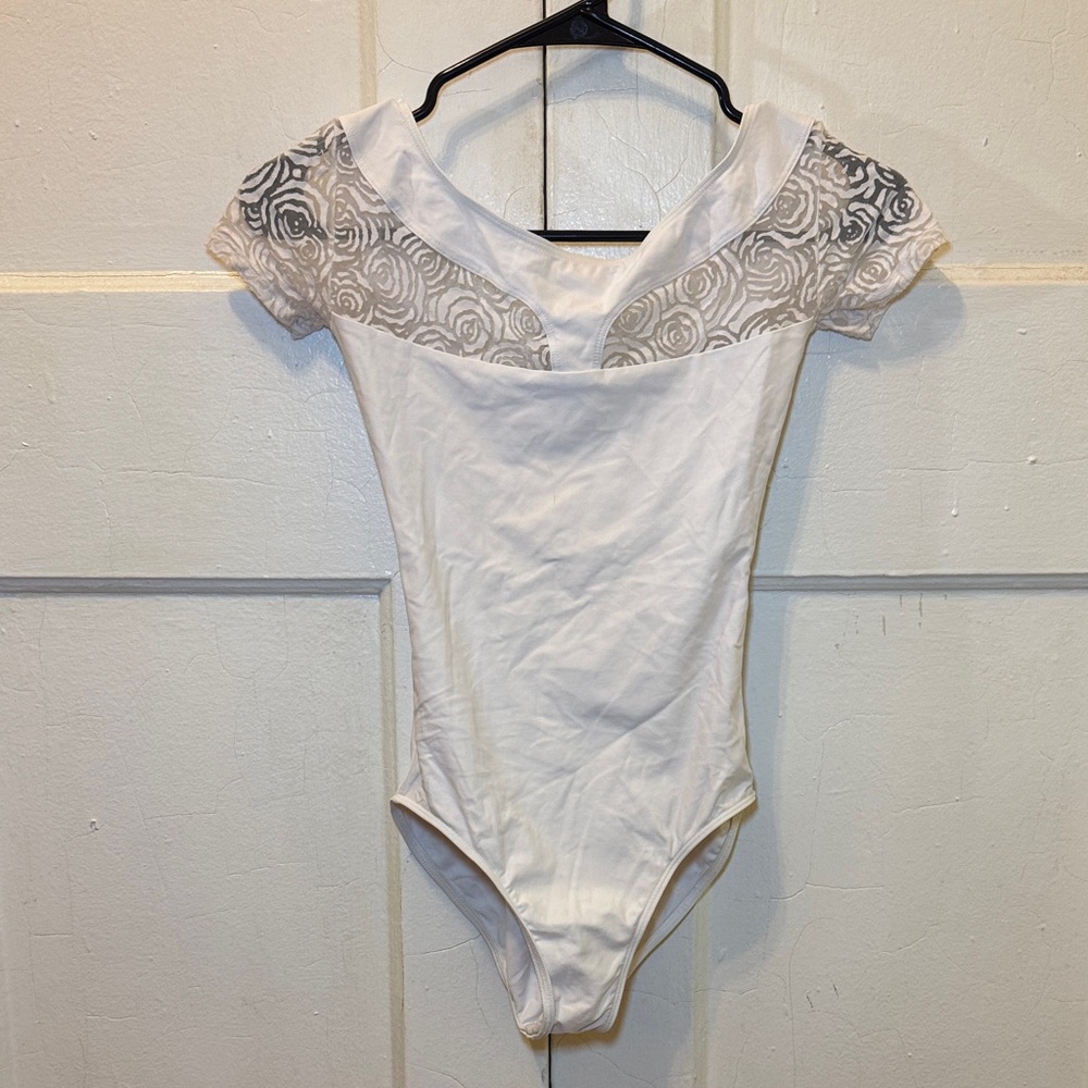 very flattering wearmoi white short sleeve leotard